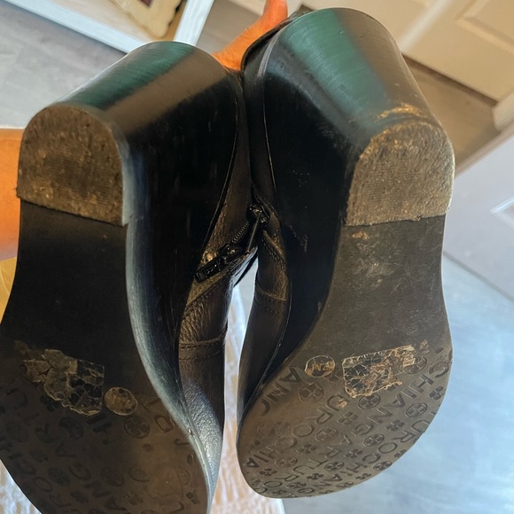 Arturo Chiang Black Leather Patrizio Wedge Bootie Women's sz 7
l - Picture 7 of 7